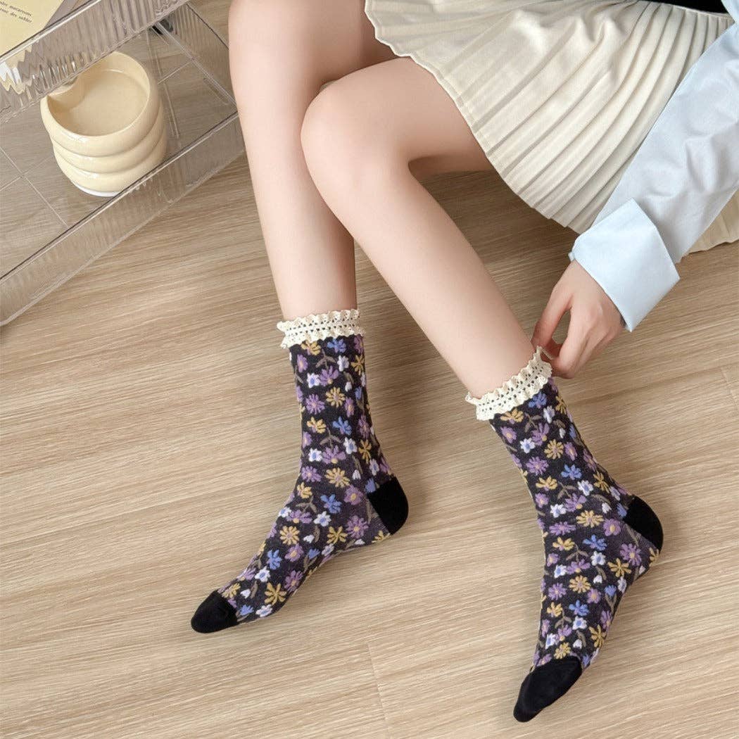 Rufia - Lace-Trim Vintage Floral Relief Socks