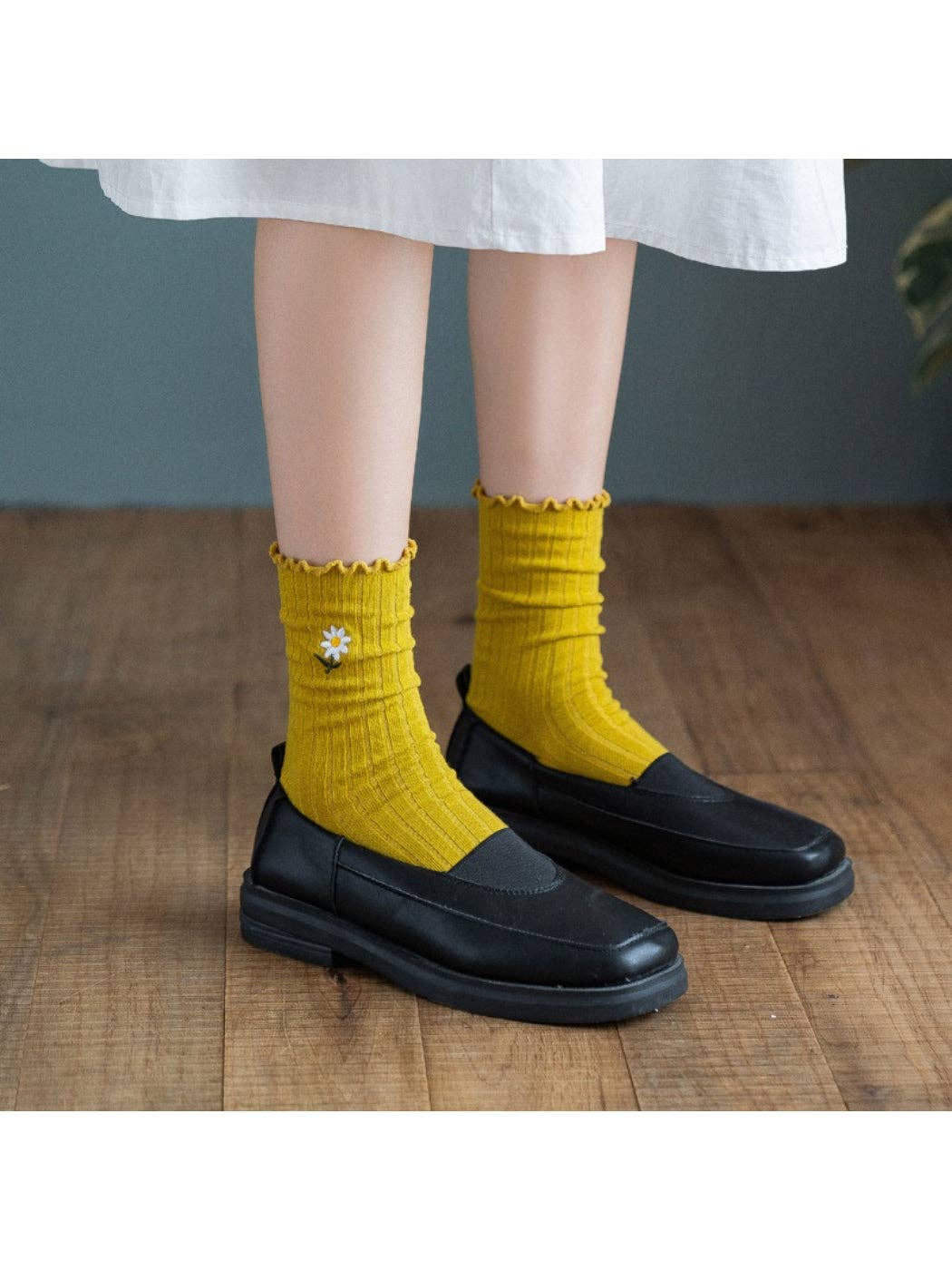 Rufia - Floral Daisy Detail Soft Ribbed Crew Socks