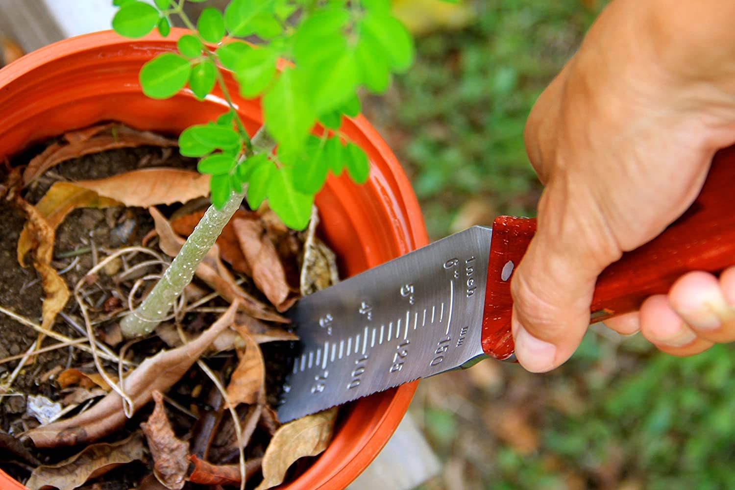 Garden Guru Hori Hori Gardening Knife for Weeding Digging