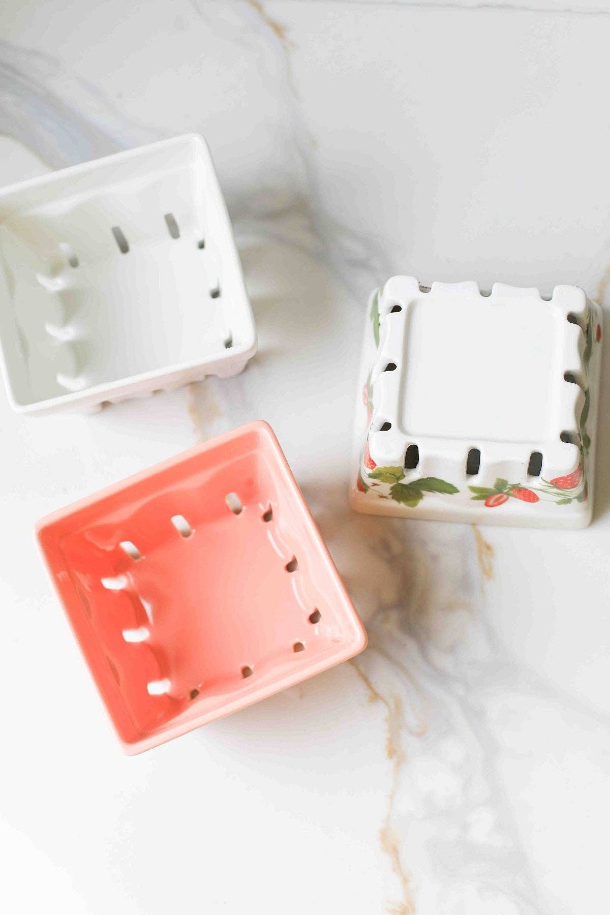 Berry Box Porcelain Colander