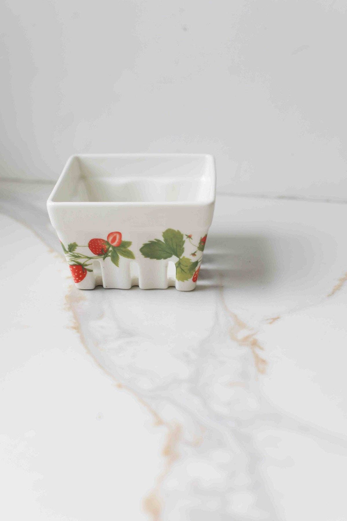 Berry Box Porcelain Colander